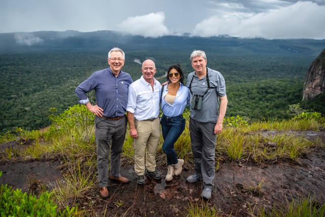 BezosEarthFund's tweet image. We’re delighted that @CristianSamper is joining @BezosEarthFund as Managing Director and Leader of Nature Solutions. He will lead a $3B #NatureSolutions portfolio. Read the announcement here ➡️ prn.to/37xfIPY.