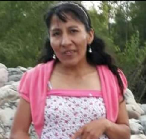 desaparecidaorg's tweet photo. Miriam Edith Arce Mamani tiene 39 años, desapareció el 7/5 en el barrio Campo Verde, San Salvador de Jujuy. Se hizo la denuncia, Por favor compartir, y si la ven avisar #URGENTE al ☎️ 388-6860239, o al 911

#Jujuy https://t.co/FsHMYfwvSL