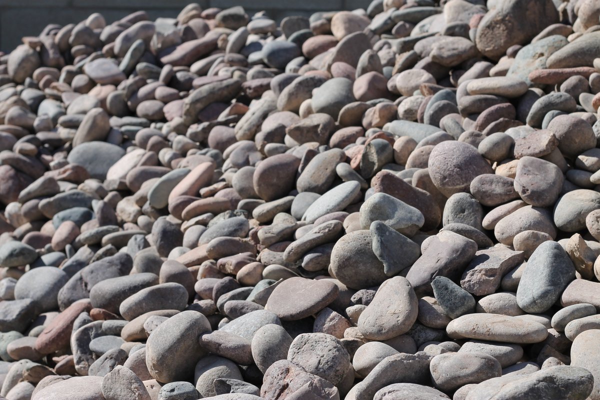 _Rockandblock_'s tweet photo. It doesn't always have to be tile. At Rock and Block, we offer pebbles to enhance your backyard and create an appealing outdoor space for your family and friends to enjoy. It also helps prevent soil erosion!

#rockandblock #wewillrockyou #inelcajon #intemecula #gardening #yard https://t.co/d1yYRKsce3