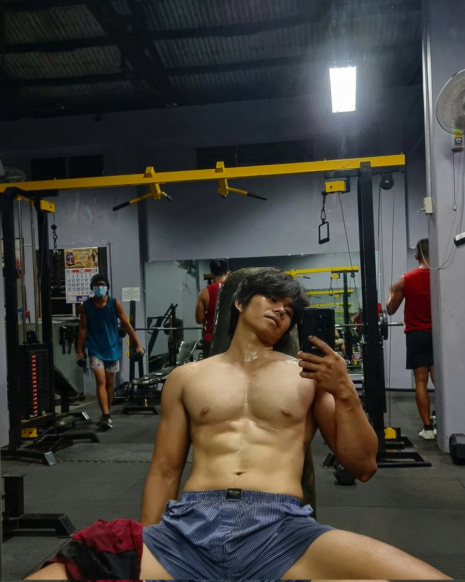 machongdadi's tweet photo. Kapagod maggym. 

Pero mas nakakapagod ang Pinas. https://t.co/wO9NiyOlae