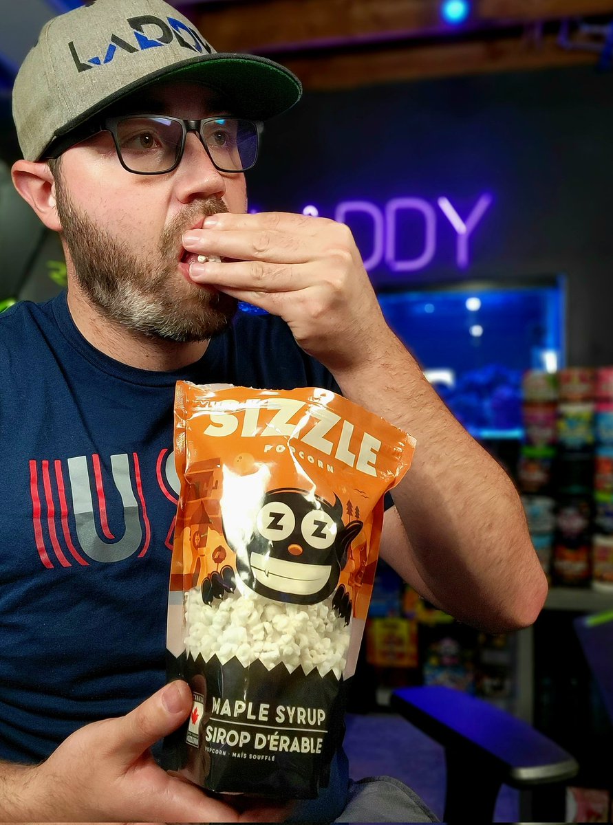 LaDDyTTV's tweet photo. Someone told me that @SizzlePopcorn is the best snack when you're dead in a video game....I can confirm 👍 

Also, we are live now searching for @MsLaDDy_ 100th #Warzone dub!

https://t.co/UyC86xtkK0 
#CodeLaDDy #Sizzlefam https://t.co/H9tCpwU1tP