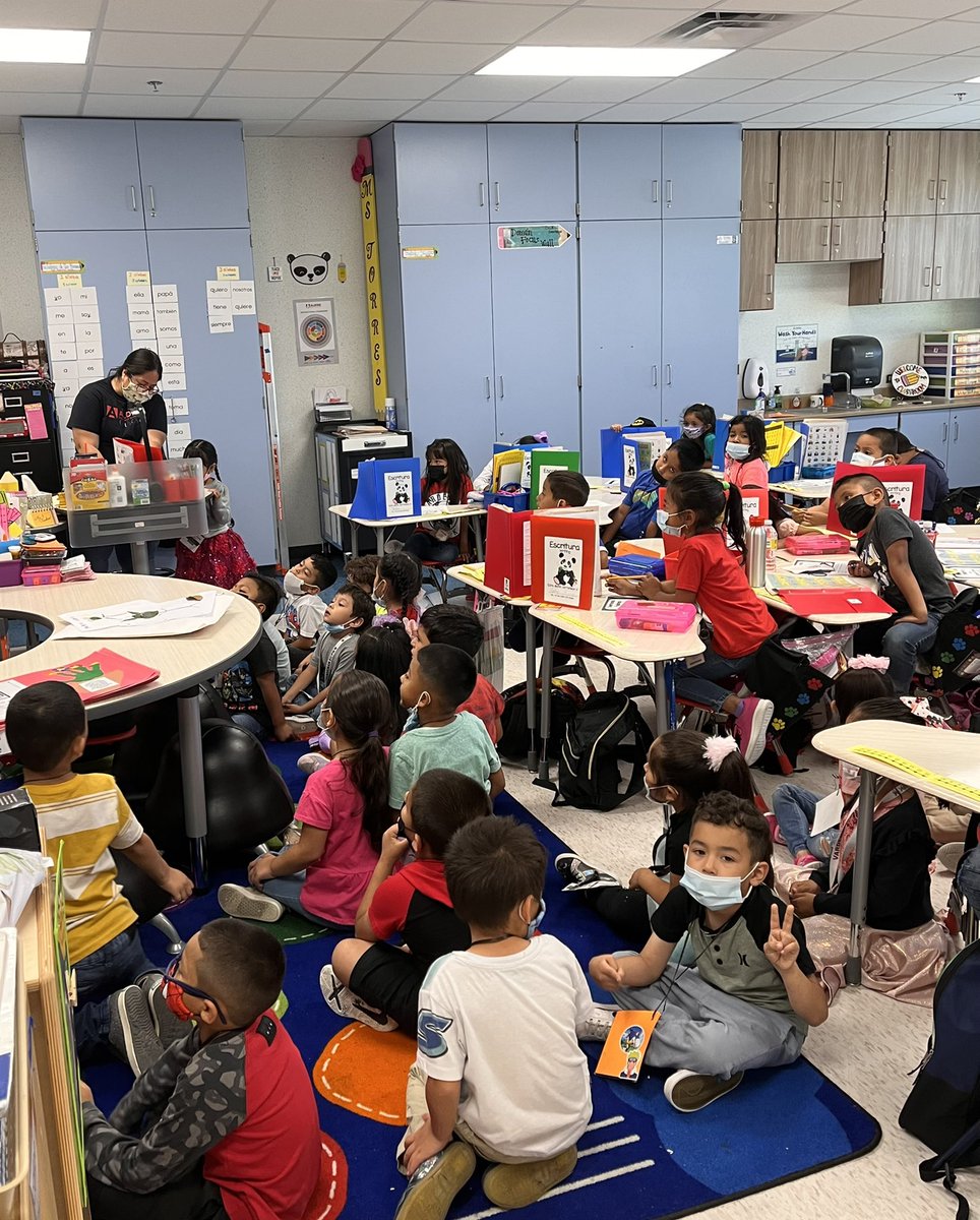 MrsHannahBarnes's tweet photo. Today my PK panda friends visited @Torreskinder kindergarten classroom. Thank you allowing us to visit and get a glimpse of what lies ahead in their future. #verticalalignment @EcVardeman https://t.co/F3J5PyxeRh