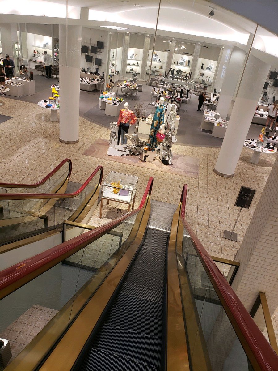 iamladyjaecelyn's tweet photo. My Favorite Place In The World π #NM #Neimans #Neimanista (at @NeimanMarcus in Dallas, TX) https://t.co/FDX9ZBVn5m https://t.co/oFSPzy43Yr