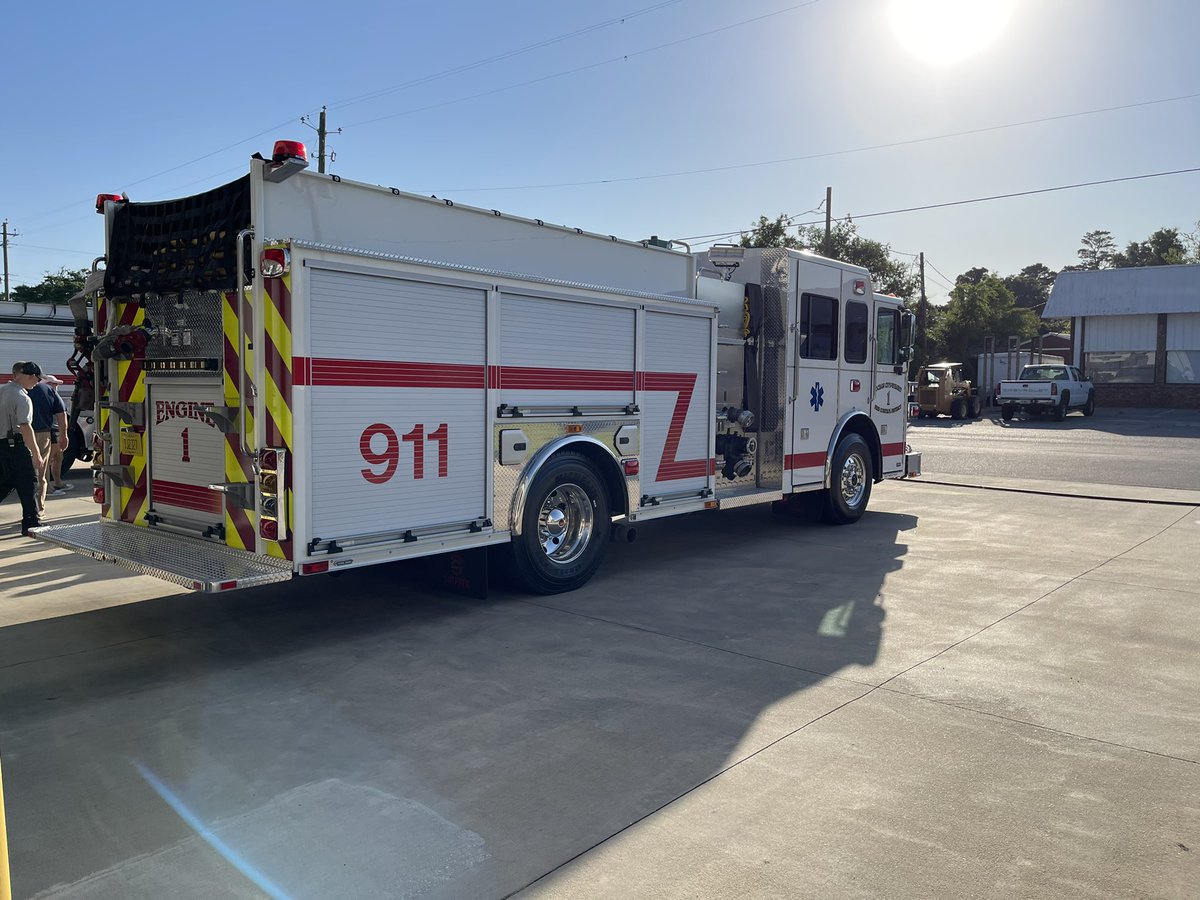 Mel_Ponder's tweet photo. Congrats to Chief Bundrick and the team at Ocean City-Wright Fire Control District for their In-Service Ceremony this evening for their new apparatus, Engine 1. Was honored to be part of the ceremony!  @ocwfcd https://t.co/7XV8eA7dGU