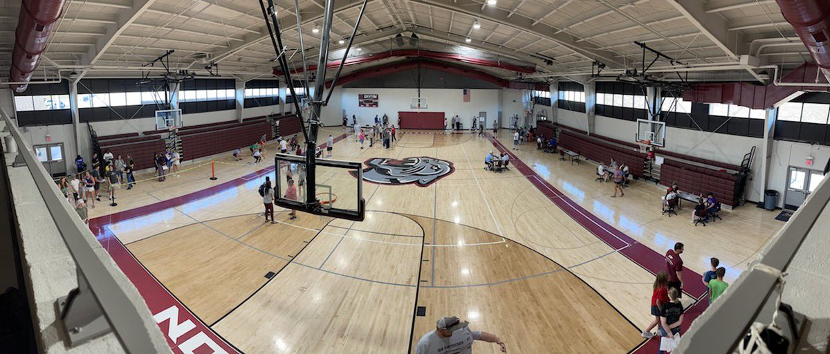 Big thank you to the doctors and volunteers who helped with Athletic Physicals Tuesday! 

#BPSPantherPride