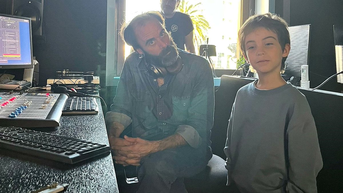 radiomundo1170's tweet photo. 🎧🎶 #Galgomundo
The Galgo Conversation with father and son: Gonzalo Deniz y su hijo Tomás
El hombre que se inventó a sí mismo.
@gonzalodenizuy
👉https://t.co/IHTmcCx1wF https://t.co/cAPYHqxC5E