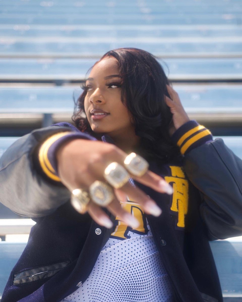 jasmineexoxox's tweet image. Dear NCAT Track and Field,

Four rings later and your 2x Big South Conference Champion and Hammer Throw school record holder is officially signing out. 

Thank you for everything.