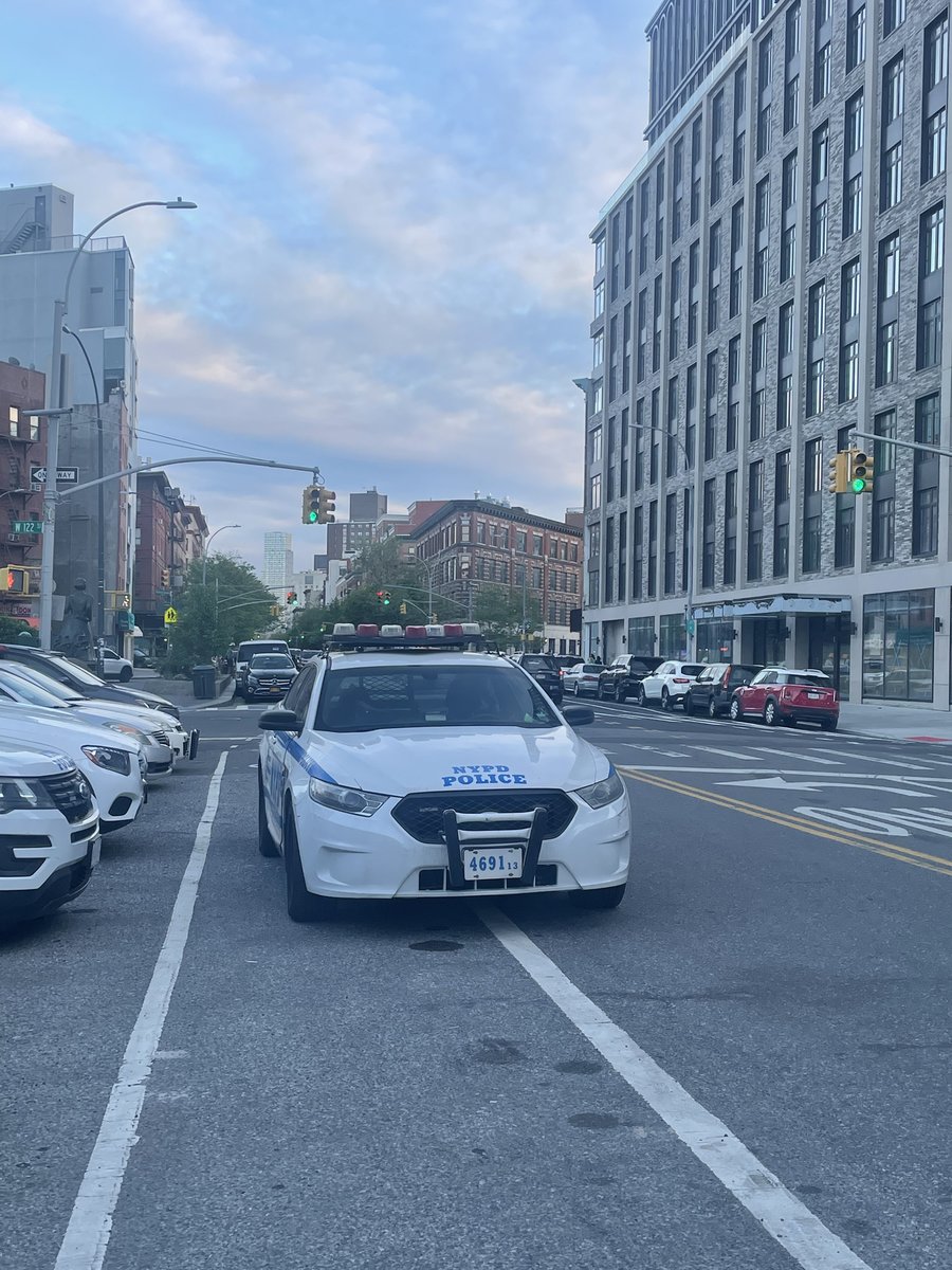 The driver 469113 blocked the bike lane near 2269 Frederick Douglass Blvd on May 10. This is in Manhattan Community Board 10 #mancb10 & #NYPD28. #VisionZero #BlockedBikeNYC https://t.co/XB9wrOpy2S