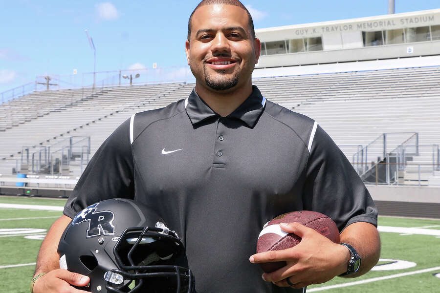 🏈Here is the official roster and coaches that will represent the West Team in the 2022 <a href="/BayouBowlGHFCA/">Bayou Bowl</a>! Jackie Sherrill <a href="/Coach_nbc/">Nick Cavallo</a> <a href="/coachcodutti/">Coach Codutti</a>🏈 <a href="/fulshear_fball/">Fulshear Football</a> <a href="/LamarCISD/">Lamar CISD</a> <a href="/CityOfRoseburg/">City Of Roseburg Government</a> <a href="/THSCAcoaches/">THSCA</a> <a href="/AtascocitaGC/">Atascocita Golf Club</a> <a href="/texaspromowear/">Texas Promowear</a> <a href="/Team_Funded/">TeamFunded</a> @FulshearKaty