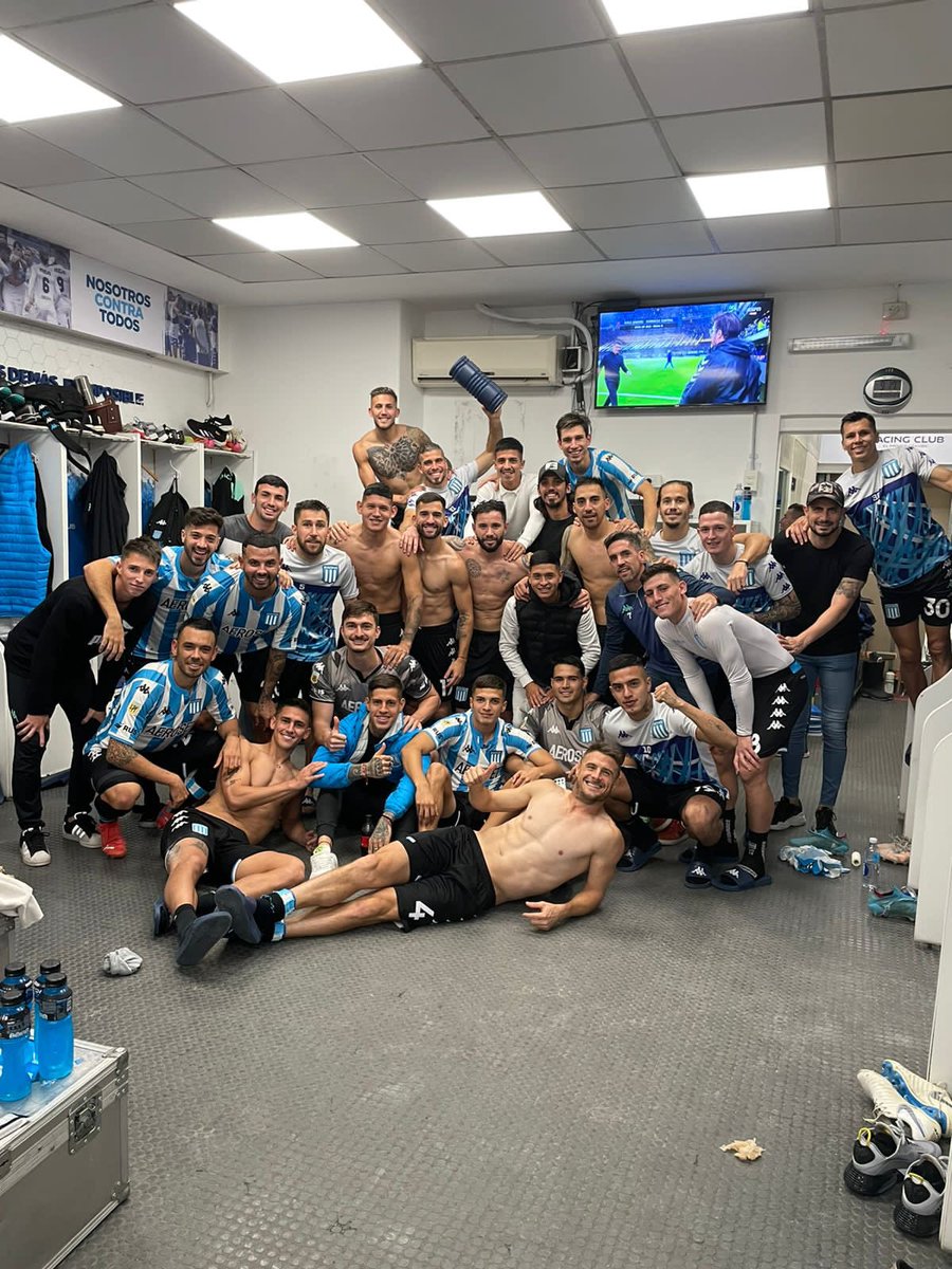 Mauricio Martinez 🍬 (@mmartinez_10) on Twitter photo Feliz de formar parte de este maravilloso grupo ! Hoy me toca desde casa , pero siempre apoyando al equipo 💙🤍 VAMOS <a href="/RacingClub/">Racing Club</a> Feliz de formar parte de este maravilloso grupo ! Hoy me toca desde casa , pero siempre apoyando al equipo 💙🤍 VAMOS <a href="/RacingClub/">Racing Club</a>