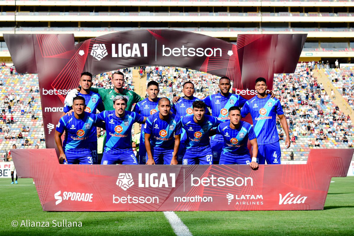 marciovz's tweet photo. Seguimos firmes y unidos, nada nos distrae, nada nos sorprende, es la unión, la fuerza y el compromiso que hace que todo este bonito grupo humano siga luchando por los objetivos. 🧠💪💙

¡Vamos equipo! 🛡️🫀🔝

. @alianzasullana_ | #MV32

#alianzaatletico
#futbolperuano
#liga1 https://t.co/rT9AWg0vlL