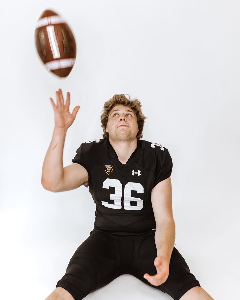 Had a blast today with <a href="/StOlafFB/">St. Olaf Football</a> , thanks <a href="/JamesKilian/">James Kilian</a> and the rest of the coaching staff for having me!
