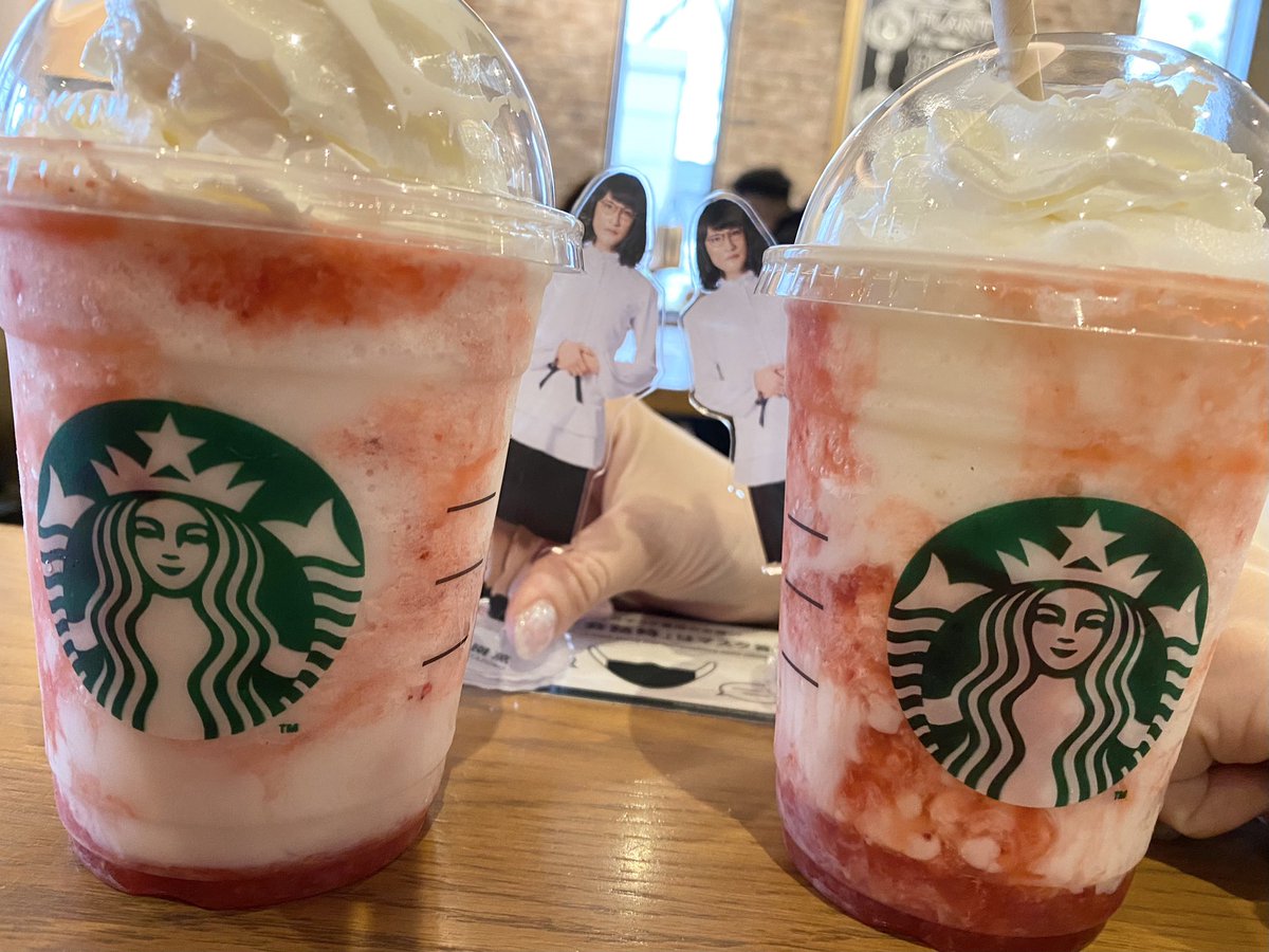 ynnrxo's tweet photo. スタバの新作いちごちゃん🍓💕

#スタバ #スターバックス #ストロベリーフラペチーノ #家政夫のミタゾノ https://t.co/Sd5i2u842h