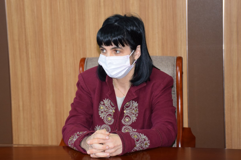 TenGerTV's tweet photo. Унгар улс, манай улсад малын тэжээлийн үйлдвэр байгуулах санал тавьжээ. 

Мөн тус улсын Мангалица үүлдэрийн гахайн аж ахуйг манай улсад байгуулж экспортлох боломжтой гэдгийг Унгар Улсаас Монгол Улсад суугаа Онц бөгөөд Бүрэн эрхт Элчин сайд Борбала Анна Обрушанский танилцуулжээ. https://t.co/3PrNtFGR8C