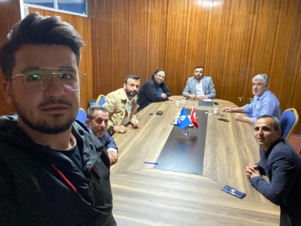 Battalgazi İlçe Başkanlar  kurulu toplantımız İlçe  Başkanımız sn. <a href="/mustafasoonmez/">Mustafa sönmez</a>
Başkanlığında toplanıp,  
Genel Başkanımız Ali Babacan'nın  izinde, ülkemizdeki gelişmeleri ve gündemi değerlendirdiğimiz toplantımızın hâyırlara vesile olmasını temenni ediyoruz.
<a href="/MalatyadaDeva/">Deva Partisi Malatya İl Başkanlığı</a>