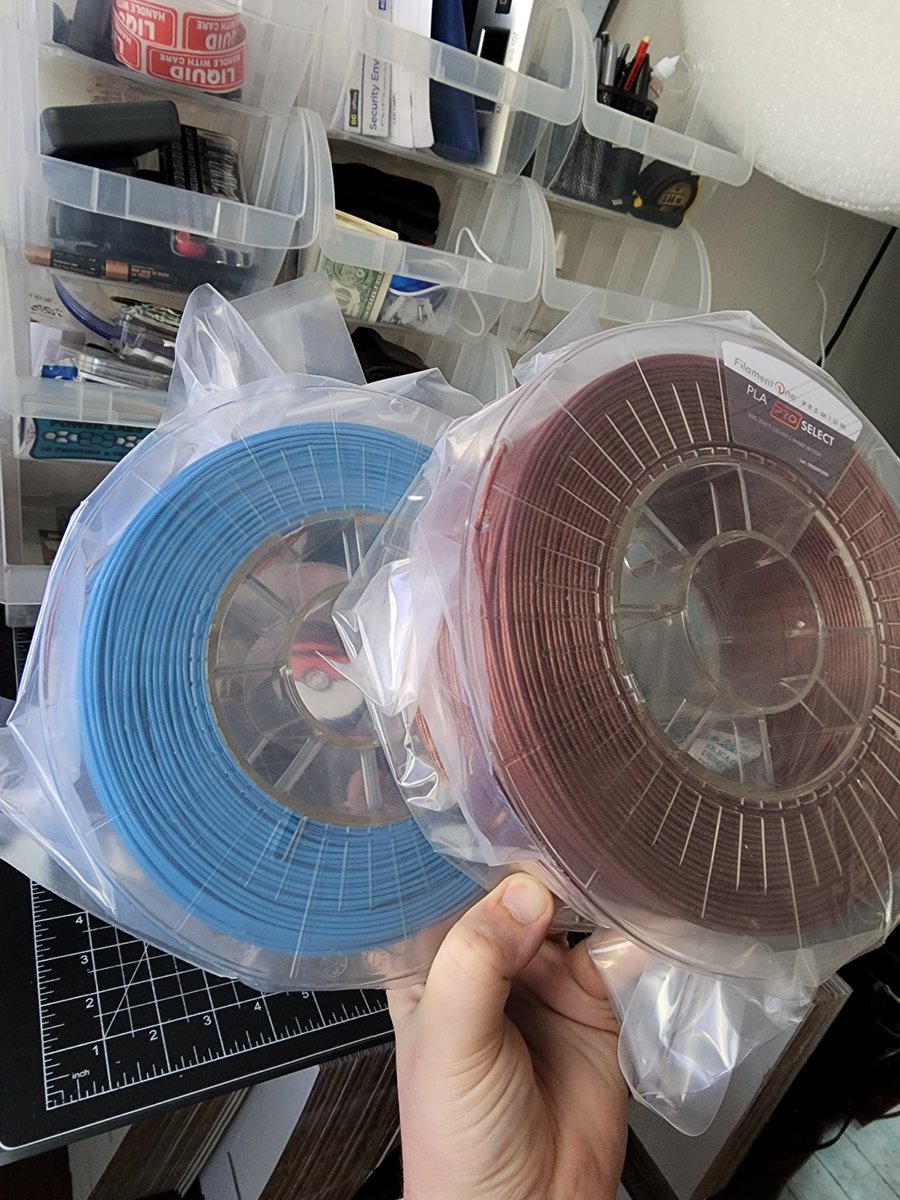 PowerLabsFL's tweet image. First ProfiBox order from @profibox_xyz arrived today and I couldn't be happier!
Coincidentally, these are two of my favorite colors from FilamentOne. Might have to change from 2 to 4 rolls for next month. 🤔
