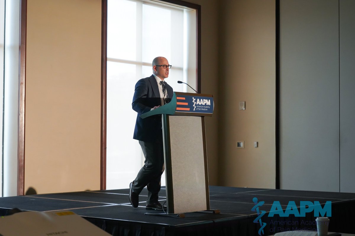 AmerAcadPainMed's tweet photo. Education Committee chair @doctoredwards, discussing the business aspects of a #transitional #painprogram at #AAPM2022

Where participants learned to identify steps to establish at TPS service, identify billing strategies to grow and sustain the cost of a TPS and more. @VUMC_Anes https://t.co/hX6rtYJvPq