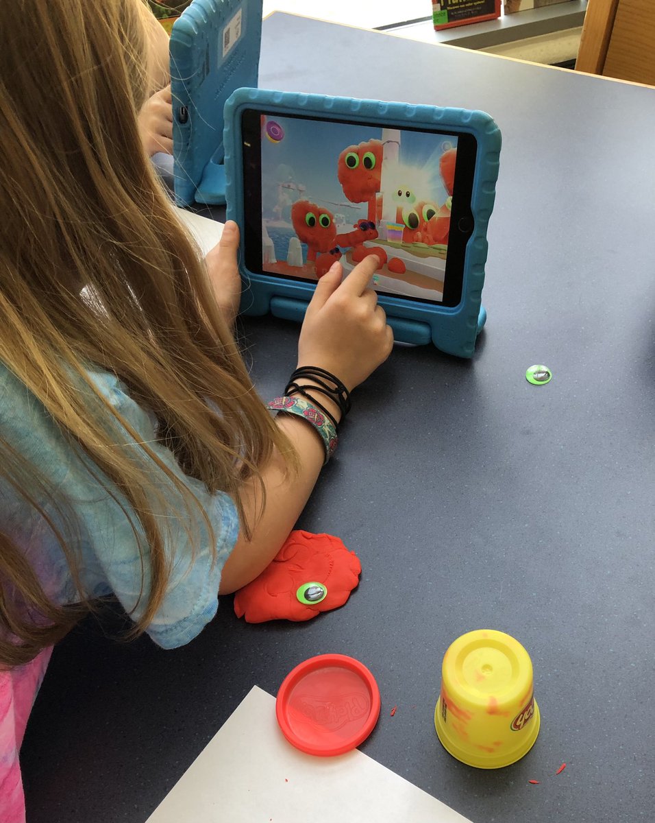 A little bit of #playdoh  and a whole lot of #creativity with <a href="/Flip4FirstGrade/">Dottie Caldwell</a> class! The Play Doh Touch app is a huge hit! Thanks, <a href="/Hasbro/">Hasbro</a> #edtech #SASCompass #FutureReady