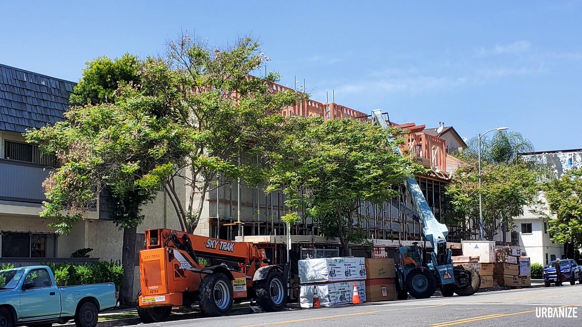 UrbanizeLA's tweet photo. Seven-story, 68-unit apartment building with ground-floor retail sprouts on Motor Avenue #PalmsLA https://t.co/eV7B2kNMgv https://t.co/WrGJtgK8ge