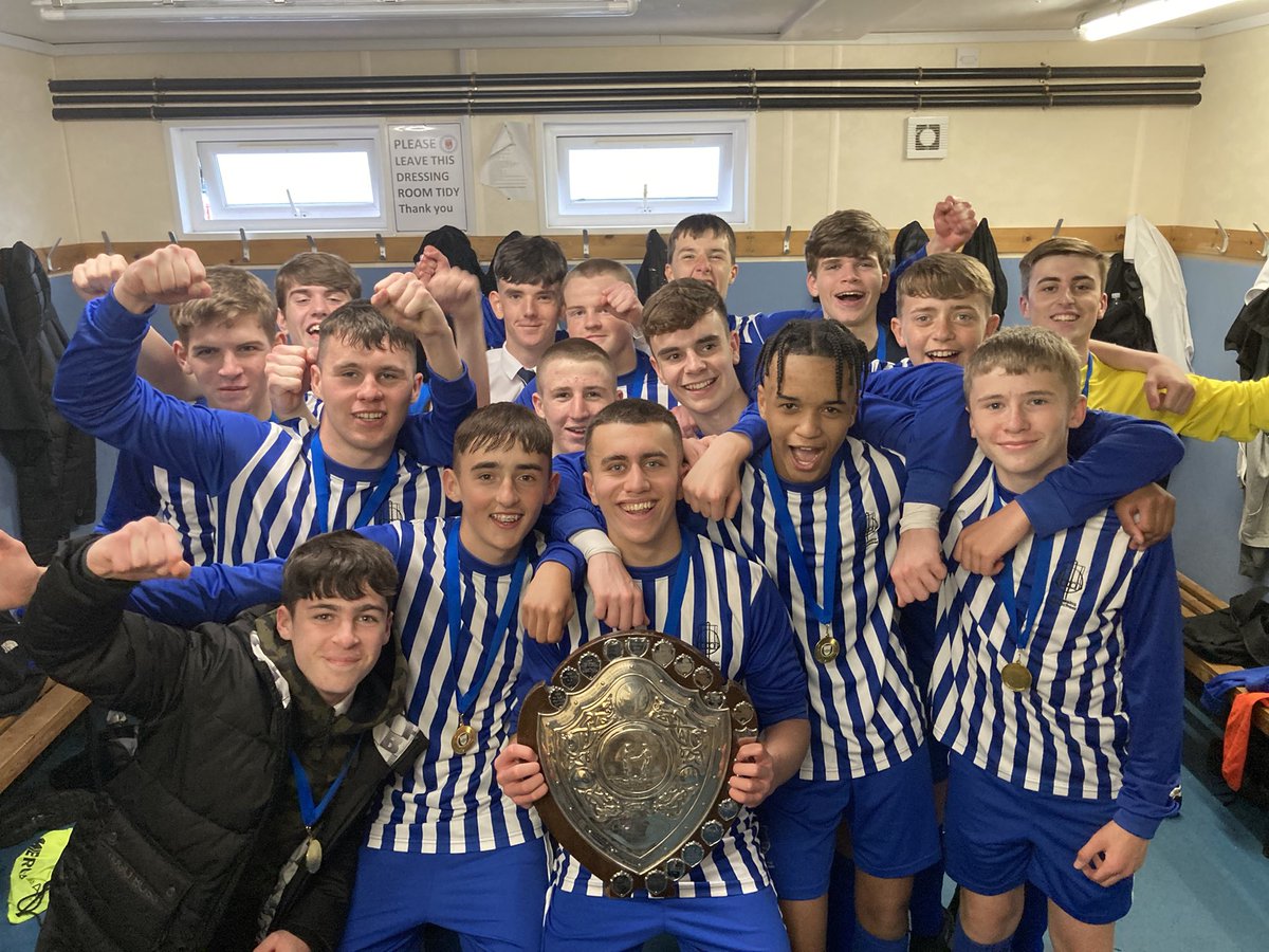 ParkMains_U16's tweet photo. U16 League Champions 21/22 @ParkMains_U16 🏆 Super proud of the players today and all season #righttotheend The quality of football and determination has been outstanding. Special thanks to mums&dads and all the support given all season #welldeserved #soakitin https://t.co/pf8cnIKkhI