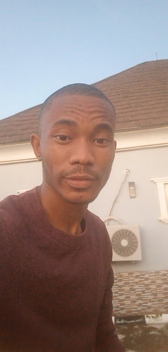 FacesLeakers's tweet photo. Thanks for informing them boss🙄🙄 aproko officer😂 with forehead like wrinkled bedsheets https://t.co/TcaTFjAgOh