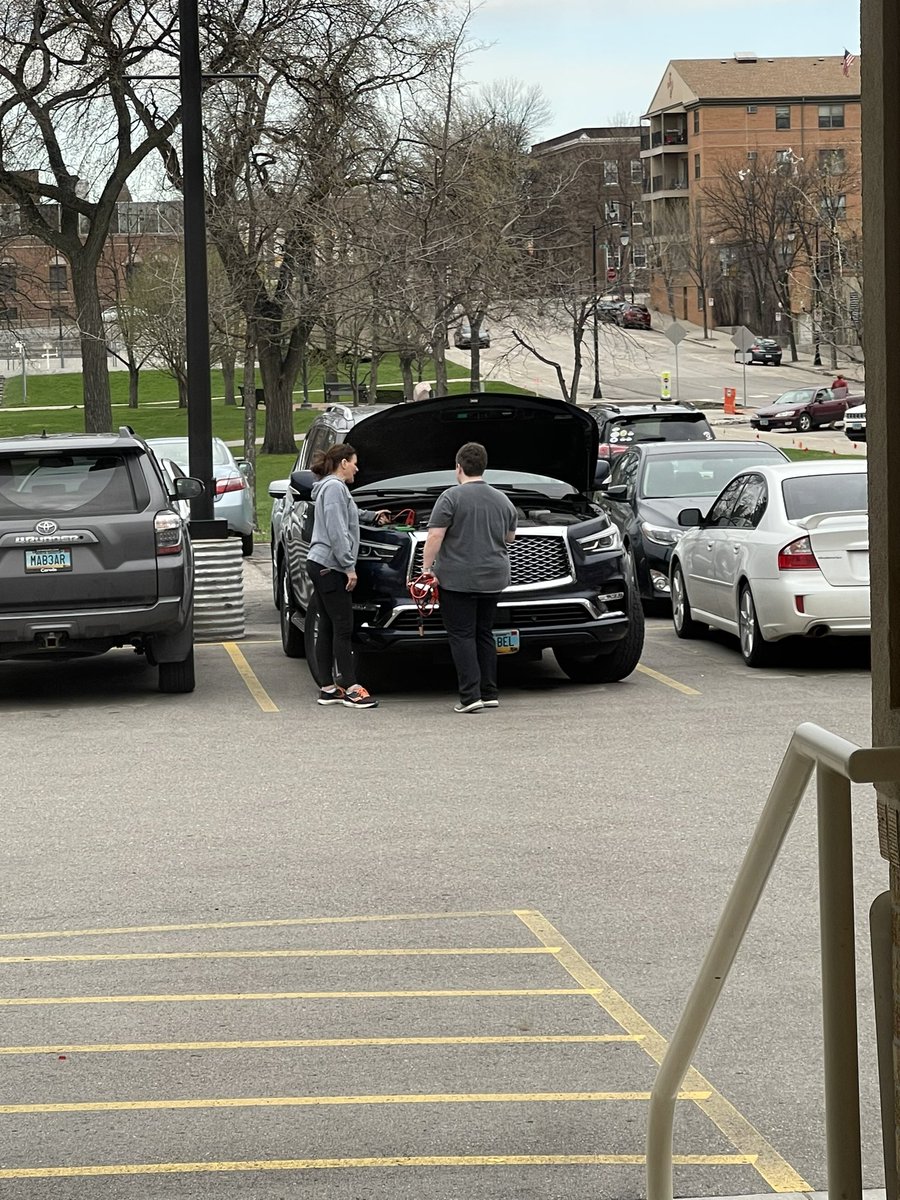 Make it to the gym and then your car dies. Tuesday sometimes feels a lot like a Monday, doesn’t it? Don’t worry, we’ve got a team here to help get you on your way! #aboveandbeyond #lendahand #myteamrocks