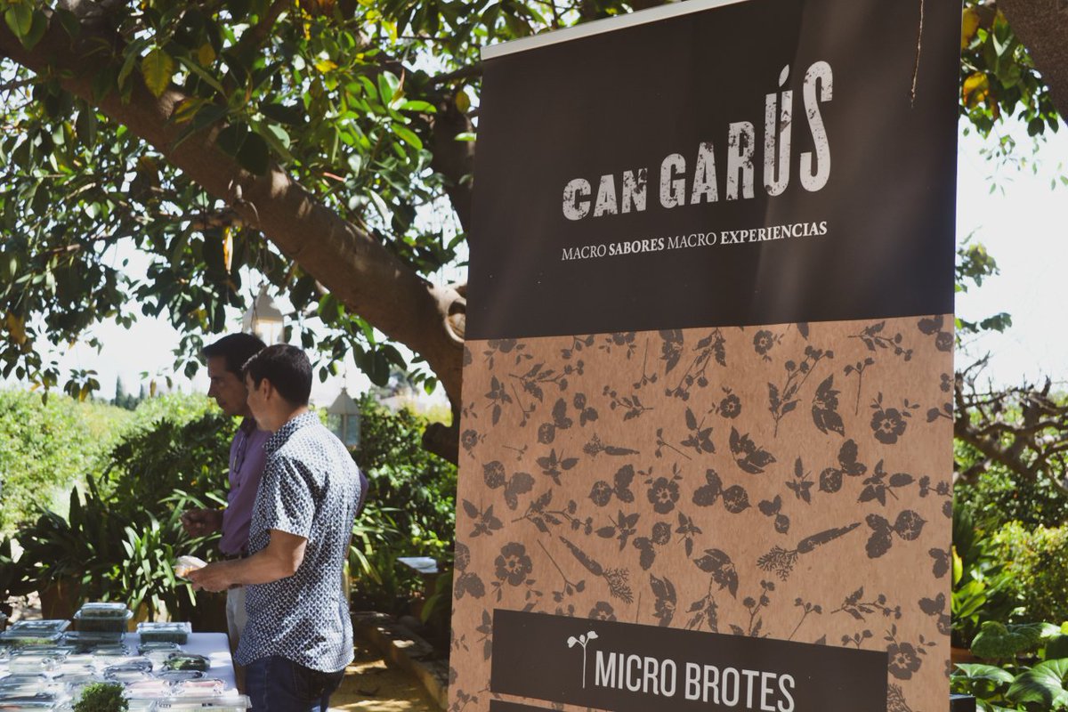 can_garus's tweet photo. Siempre es un placer poder acompañar a nuestros distribuidores en los eventos que organizan para promocionarse. Por ello, queremos agradecer a @antoniodemiguel.es la oportunidad de poder mostrar nuestros productos en su Open Day. 💚
#microbrotes #openday #delicatessen https://t.co/5tnckZfQvr