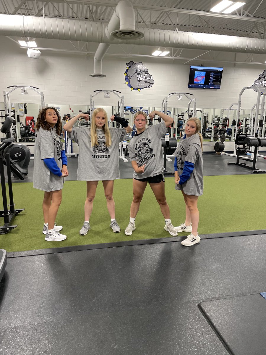 Pound club shirts!! Dawg Power, make sure all shirts are picked up this week! 4th period on display 💥 ⁦<a href="/NPHS_Activities/">Ms. Berry</a>⁩ ⁦<a href="/brooklynayres__/">brooklyn ayres</a>⁩ ⁦<a href="/janabourgeois11/">Jana Bourgeois</a>⁩ ⁦⁦<a href="/BlakelyEllie/">EllieBlakely</a>⁩ ⁦<a href="/HaneborgBriley/">briley haneborg</a>⁩