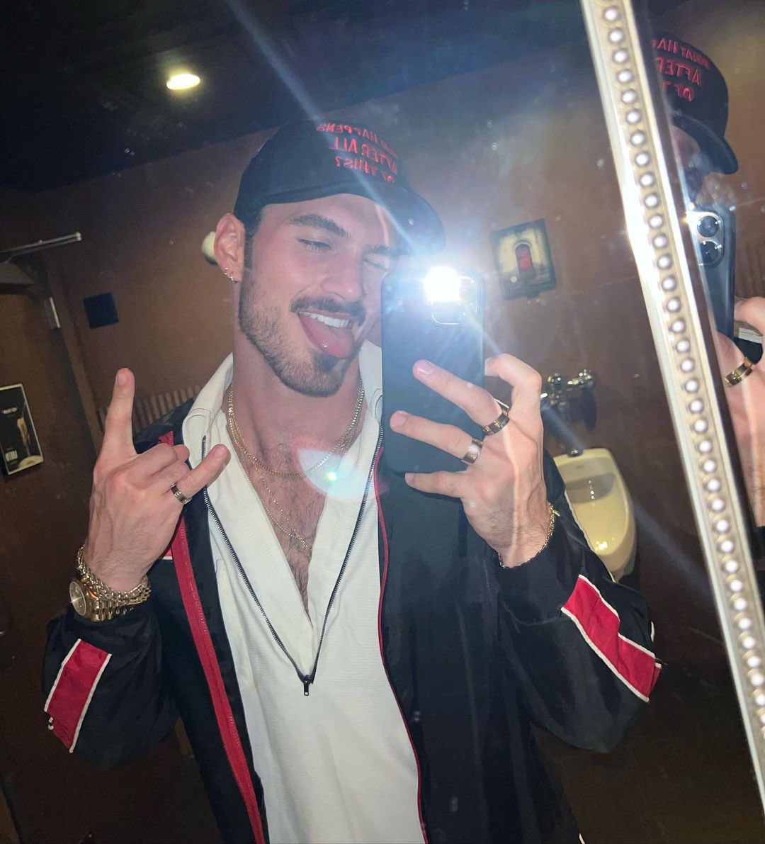 𝙥𝙖𝙧𝙩𝙮 𝙗𝙤𝙞.