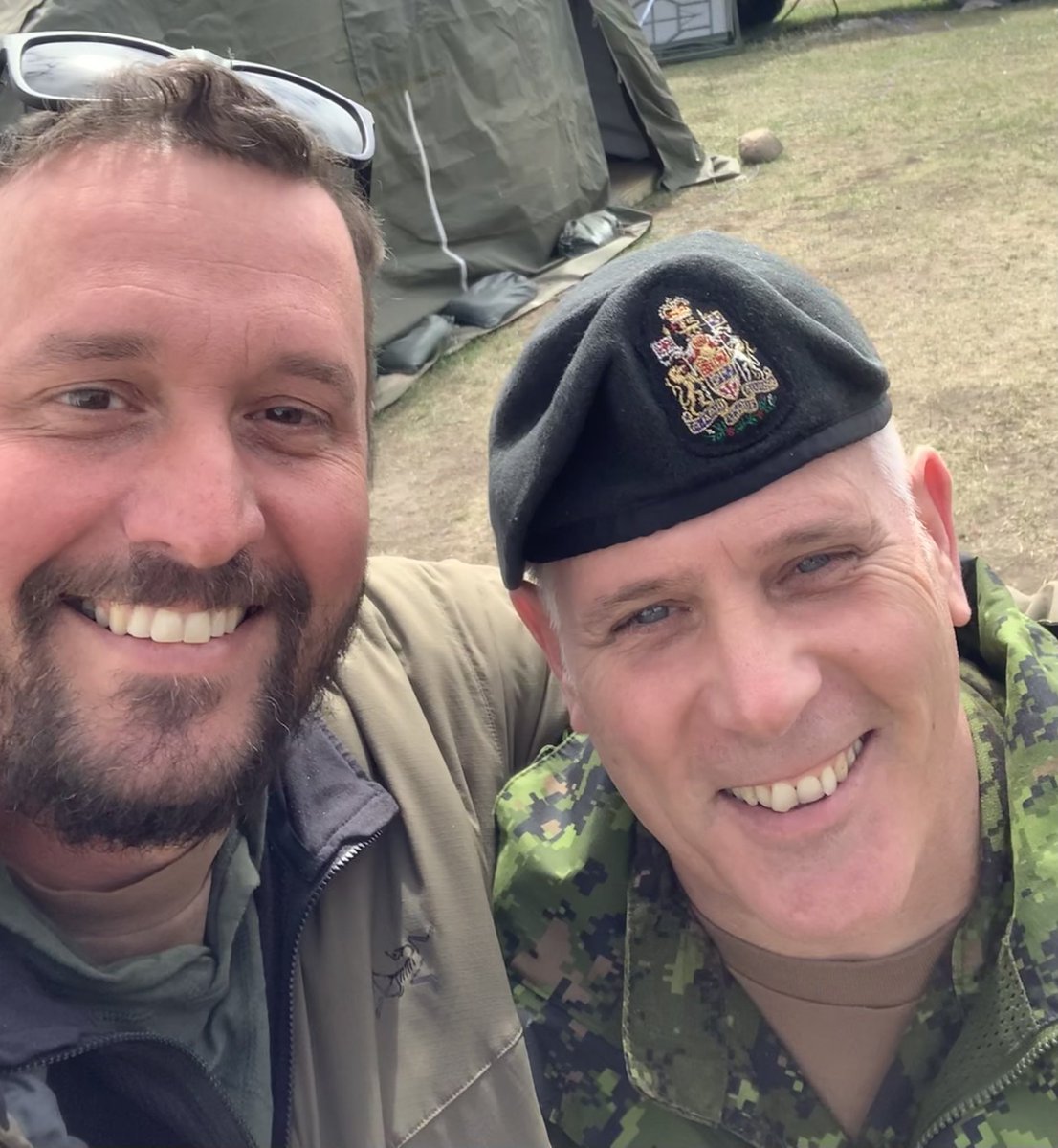 M_A_Blanchette's tweet photo. Not everyday we get to have the @CanadianArmy Sergeant Major visit the 2nd Battalion, The Royal Canadian Regiment. Couldn’t stop myself from asking for a selfie! 😬 

Awesome. 

#StrongProudReady #ProPatria #secondtonone 

Alumni of The #MightyMaroonMachine https://t.co/UcG7wyEHYj