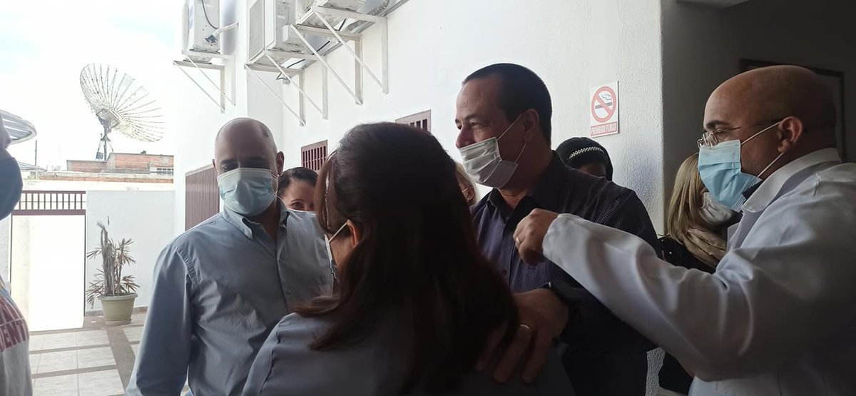 Ministro de Salud Pública de #Cuba, <a href="/japortalmiranda/">José Angel Portal Miranda</a>, realiza visita a la coordinación nacional de la Misión Médica en #Venezuela. En intercambio con los colaboradores les transmite la felicitación y el reconocimiento de la Dirección del país. 
#CubaPorLaVida #CubaYVenezuela 🇨🇺🇻🇪