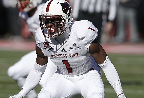 BrooksWright7's tweet photo. After a great conversation with @CoachLovings , I am BLESSED and HONORED to say that I have EARNED my first offer from Arkansas State ❤️🖤@AStateFB @coachsimoneaux @CoachDucote @RecruitLouisian @CHSBRAthletics @CurDogFootball @curdog_recruits @j_clouatre15 @mo_moreau https://t.co/BqetR9PpGm