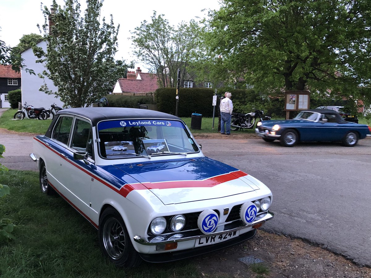 Back to the 70’s this evening in #Midsommer #triumph #dolomite #sprint #mgb