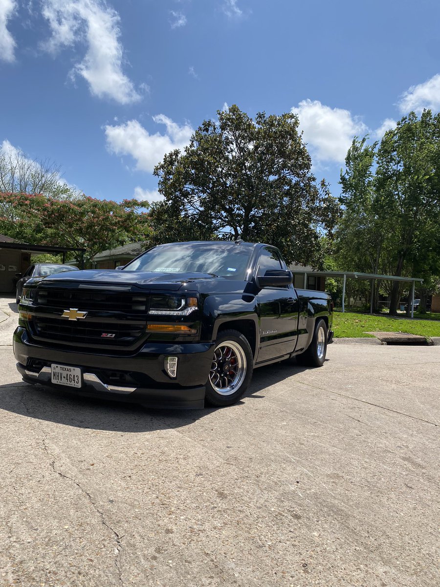 pxpi_luis23's tweet photo. Gold package detail on this beautiful z71 🔥 https://t.co/tA6X9crnxu