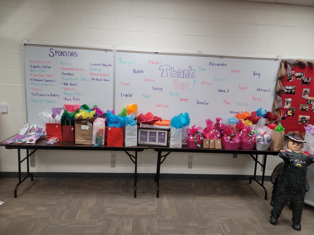 A BIG thank you to all our community sponsors for all their help last week in celebrating our teachers and staff! It would not have been possible without each of you! 
Our parent coordinators, Mireya and Cristy, did a wonderful job preparing all the surprises for our teachers.