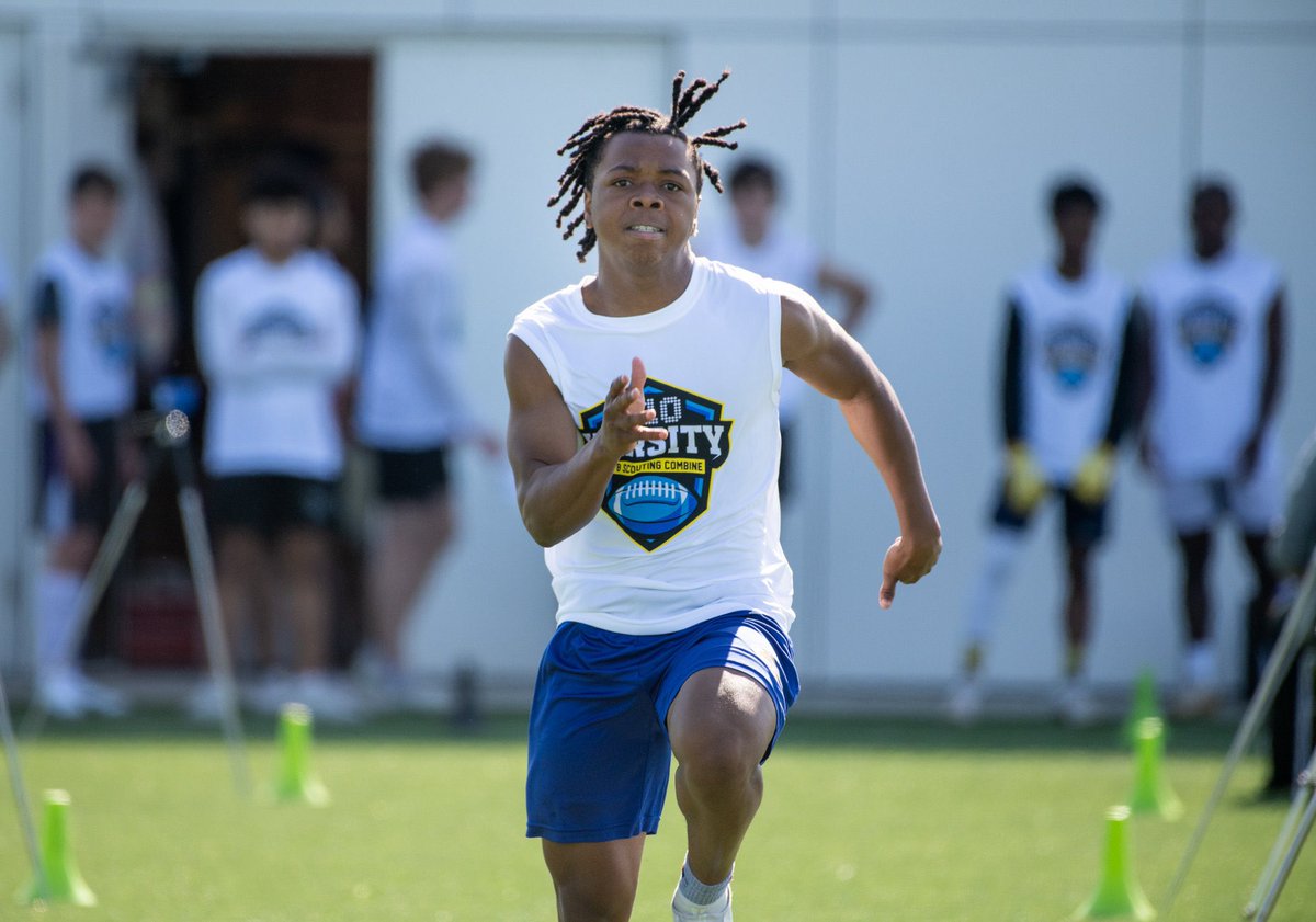 CfbCombine's tweet photo. Fastest 40 Leaderboard - @810varsity Combine 

DB @FordKsaun - 4.60
DB @HZigmant - 4.65
WR @Penney_Jeremiah - 4.68
EDGE @jaxfosnow - 4.69
DE @Jordanallen2005 - 4.71
RB @ErseryFreddy - 4.71
DB @TadlockCharlie - 4.73
RB Jaxon Hicks - 4.73
LB @PeytonOsborn5 - 4.74

*NFL style timing https://t.co/2cTeFomr2h