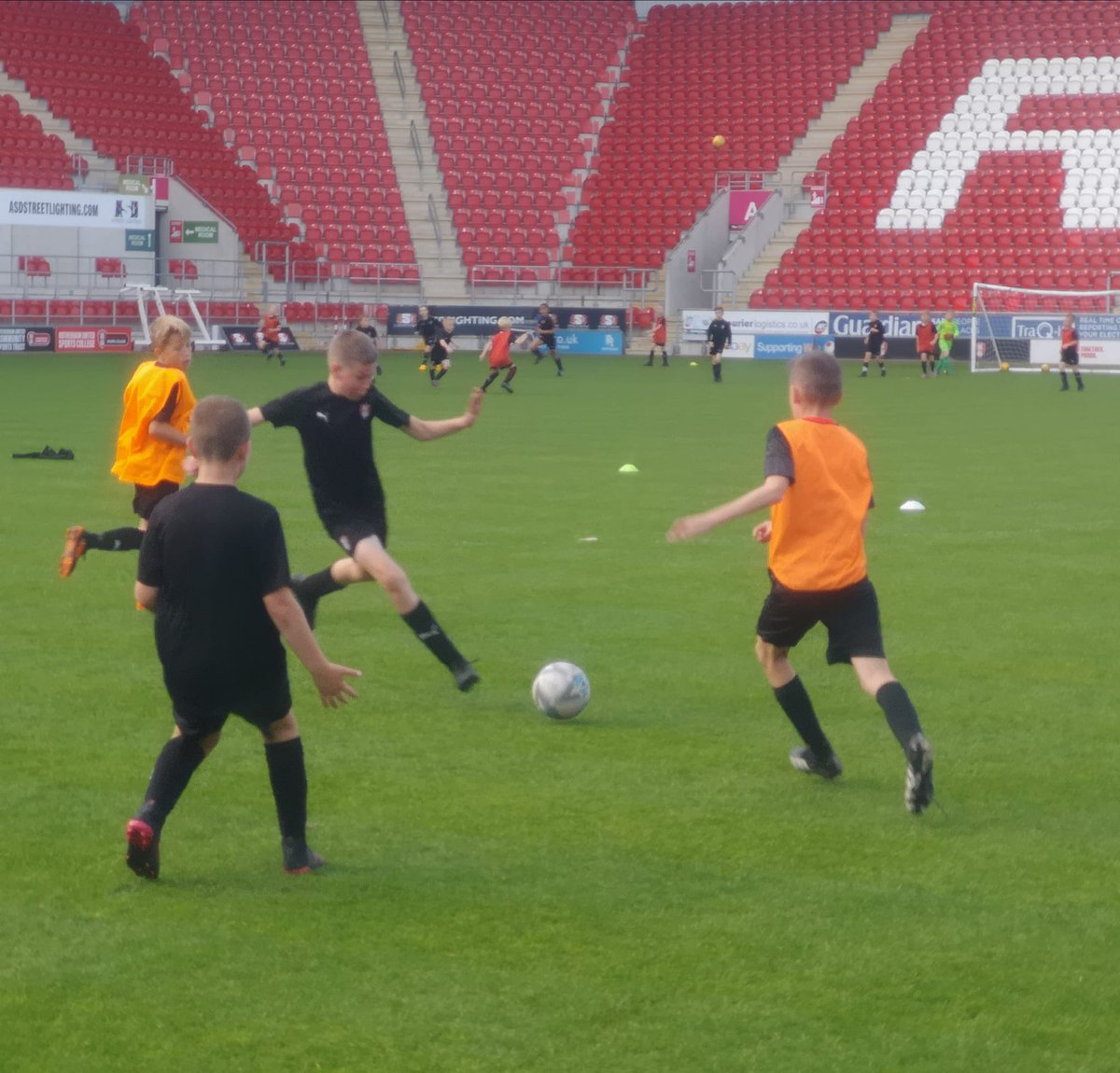 AcademyRUFC's tweet photo. FOUNDATION PHASE | Great way to end the season with a play on the pitch for u8-12s. Thanks to @OfficialRUFC for arranging ⚽️ https://t.co/S3Jy9ILxlN