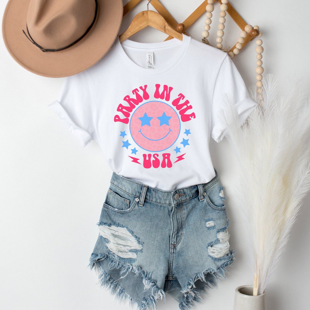 ConfirmedRoyce's tweet photo. https://t.co/mpUhh9D0T6 Shop 4th of July and Memorial Day with us this year and support a small business! https://t.co/5fXWQ14pya