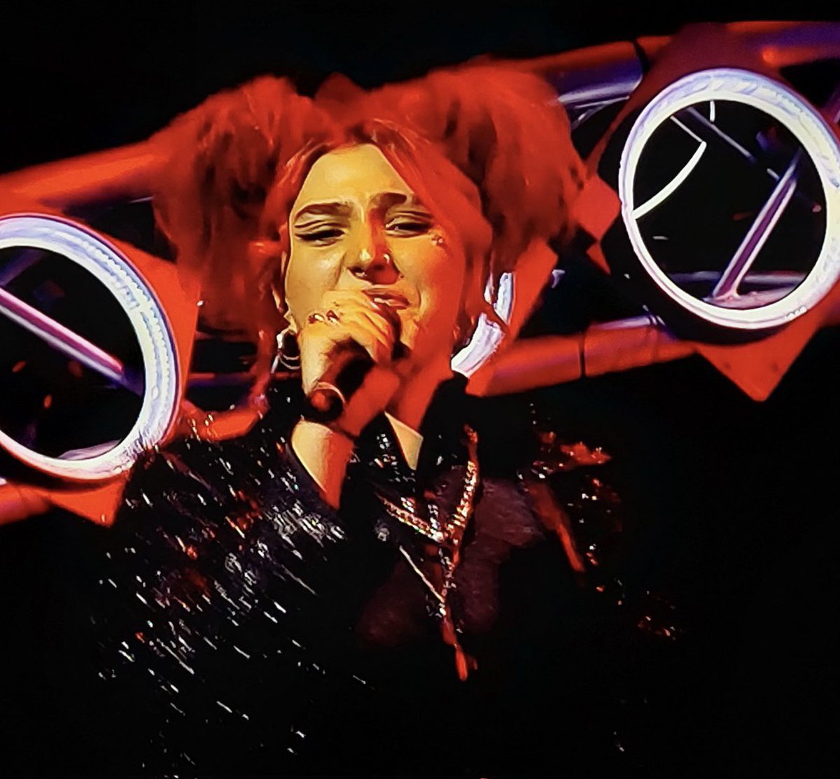 meneerdevoer's tweet photo. Cinematic parallels #EUROVISION #aut #Austria #Eurovision2022 https://t.co/Kb1Tb7QxtY