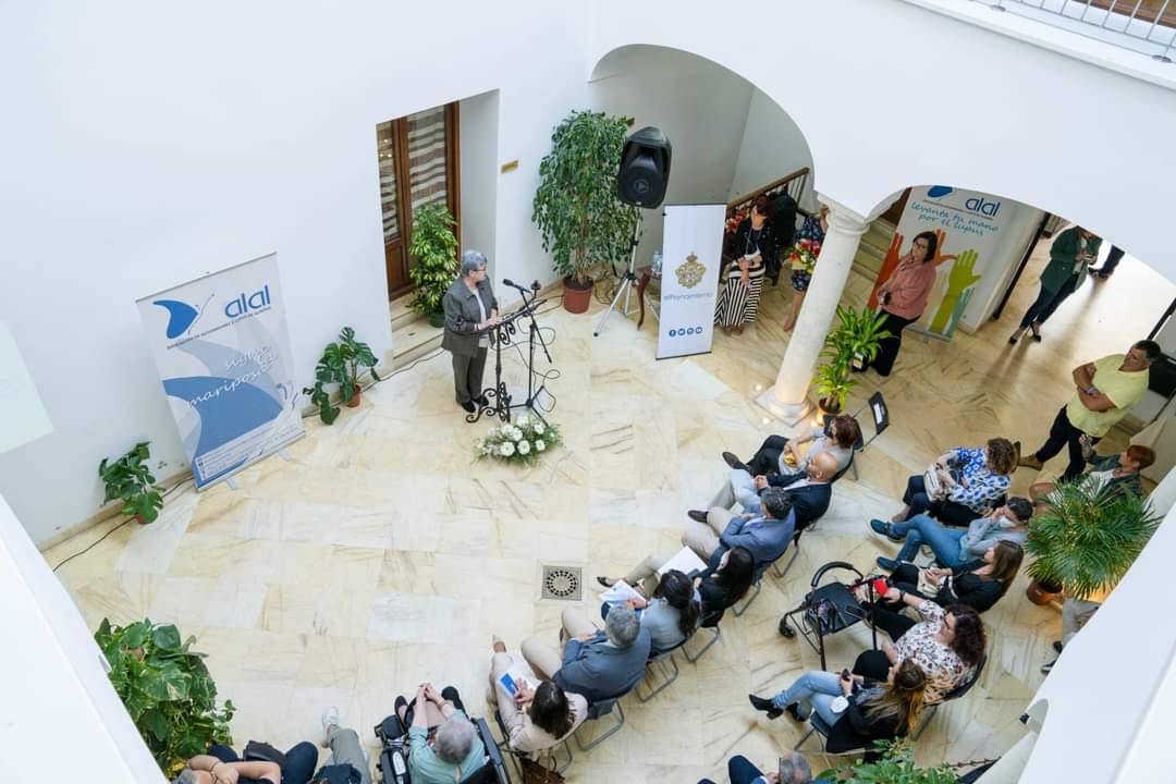 ➡️Instituciones y sociedad almeriense se vuelcan con la Asociación ALAL en el Día Mundial del Lupus para visibilizar a las personas con esta enfermedad autoinmune

✅ Asistimos al acto lectura del manifiesto de la Asociación ALAL en la Casa de Hermandad del Prendimiento.