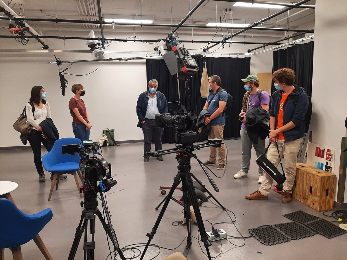 #ExpéditionPéda et #Québec
<a href="/Universite_Caen/">Université de Caen Normandie</a>
<a href="/CemuCaen/">CEMU</a>
JOUR 2 🌞
Rencontre avec l'équipe de la <a href="/TELUQ/">Université TÉLUQ</a>
Échanges sur les évolutions de l'#EAD - Visite des studios 🎬