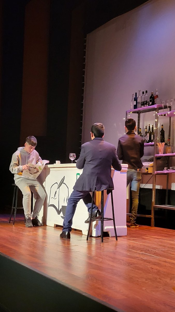 chusmary's tweet photo. Hoy hemos comenzado el IX Certamen de teatro "Villa de Candeleda". Gracias por la afluencia de público y gracias a Divina Pastora, de Arenas. @IESCandavera https://t.co/l0nhcbZQqv