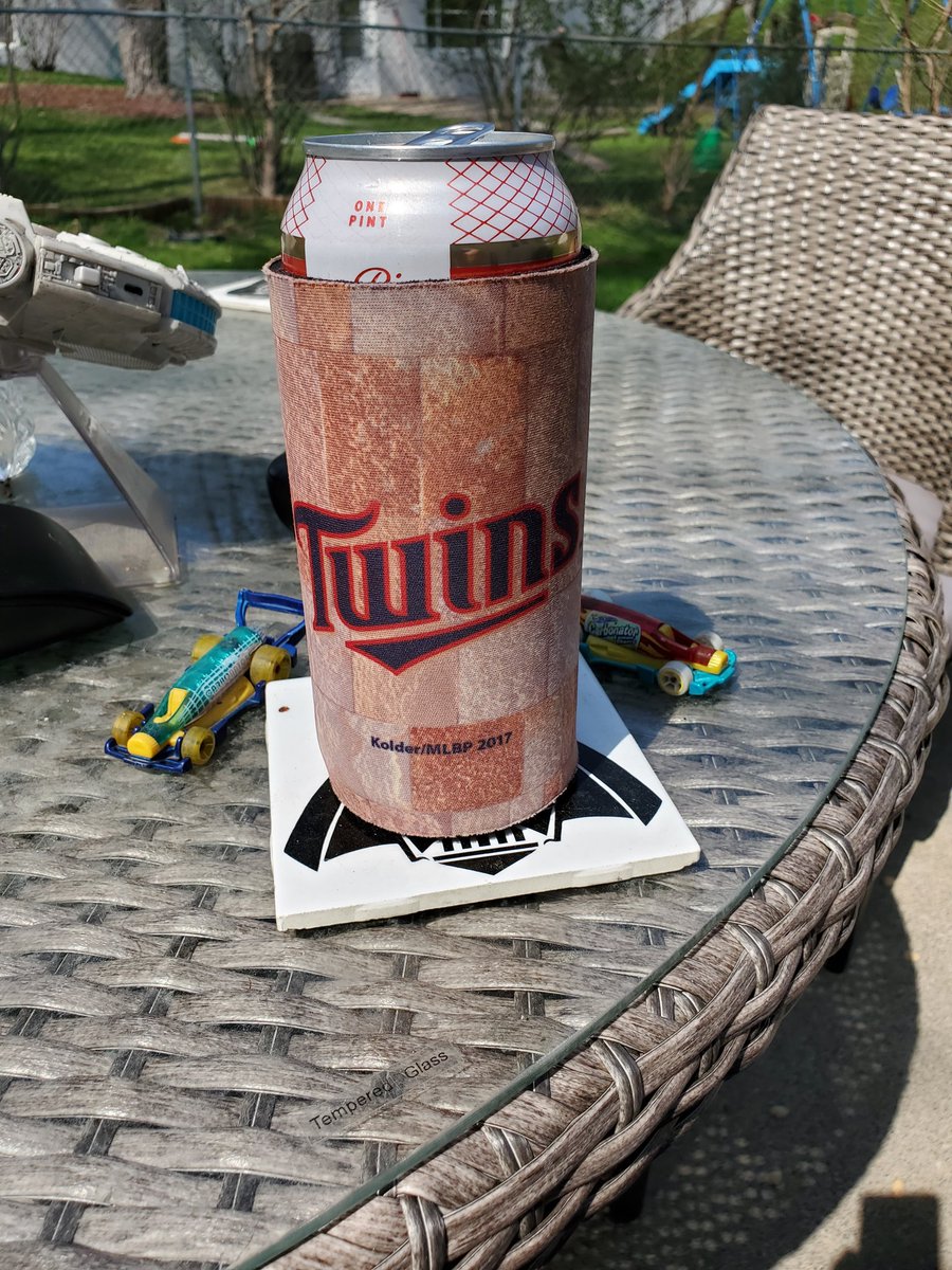 JacktheGuru2's tweet photo. @GrainBeltBeer Granted it's a different beer but #Pregaming for the @Twins and @mnwild games tonight with a #BigFriendly... https://t.co/k0Kv6PSPpT