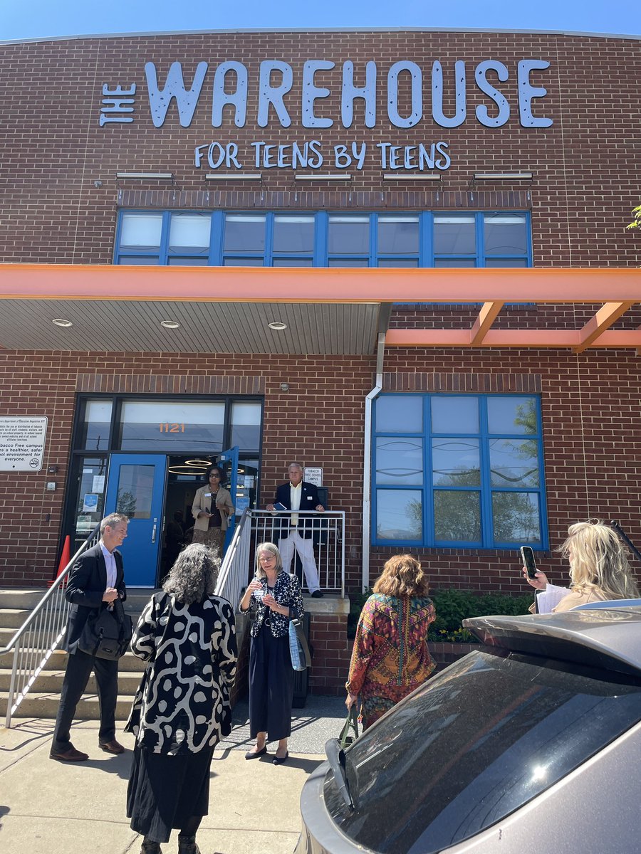 Brigitte_Blom's tweet photo. A key component is The Warehouse - a teen community center that is also a site for career pathway development in partnership with EastSide Charter School. Quote: “High expectations matter!” - for #ExcellenceWithEquity https://t.co/DWq06wLK2r