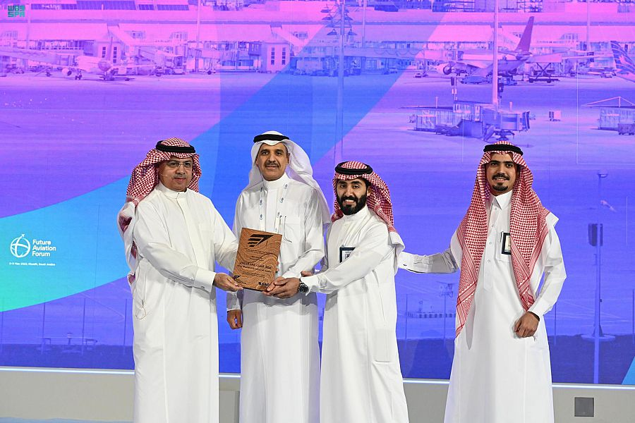 SPAeconomic's tweet photo. "الطيران المدني" تعلن عن جوائز برنامج التقييم الشامل لجودة خدمات المطارات للعام 2021م.
https://t.co/vqYhFRinIM
#واس_اقتصادي https://t.co/AEJg0eaZqC