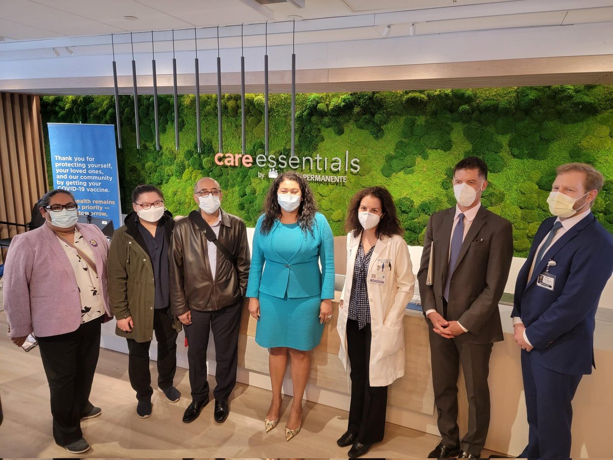 JoshArceSF's tweet photo. Thank you Mayor @LondonBreed! Much appreciation to @KPSanFrancisco #CareEssentials for partnering with @SEIU87 @sflabor @SF_DPH @sfoewd to support our essential workers, big thanks to SEIU Local 87 President @OLGAsaidWHAT! @TransitCenterSF #DowntownSF #EconomicRecovery #UnionJobs https://t.co/ugHOQSKq8S