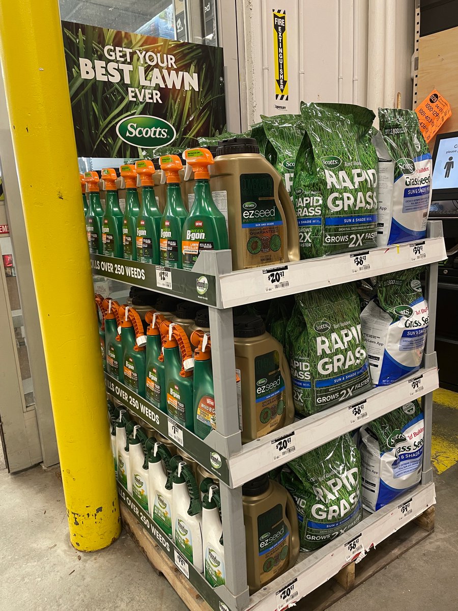 jasonjohnson_JJ's tweet photo. Representing the brand and getting it done with another great partnership! Make your yard one that everyone envy’s!  @TMarie_3408 @HomeDepot3408 @ScottsLawn @Scotts_MGro https://t.co/61LwLwnEX1