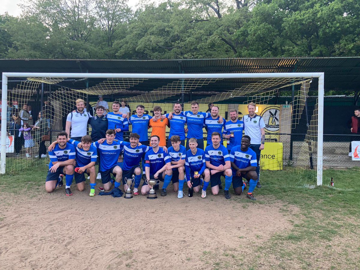 ⚽️ FULL TIME RESULT ⚽️

Cropredy Devs 3-4 <a href="/NorthLeigh_FC/">North Leigh FC</a> Devs

Defeat for the Devs on the final day of the season, but the result sees Crop crowned league winners 

Well done to North Leigh who finish runners up. 👏

🏆 Double Winners 🏆

#UpTheCrop