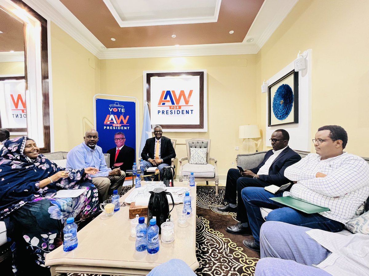 Members of #CSOs met with Presidential candidate <a href="/AAbdishakur/">Abdirahman Abdishakur</a> and discussed issues that the new government needs to focus on decentralization government administration, finalizing the constitution, security, and improving social services and judiciary.