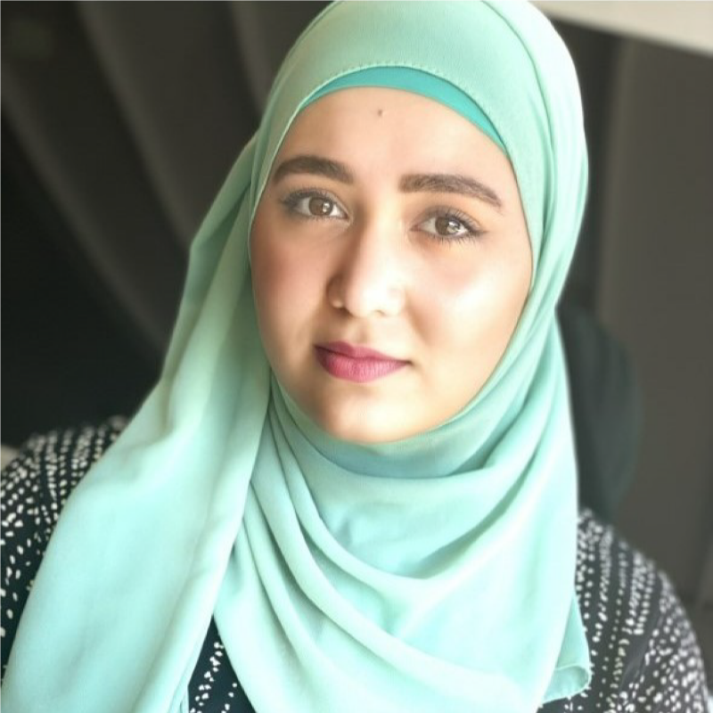 ASU_SPGS's tweet photo. Alaa Amjad Khalaf is a first-generation college student who is proud to be a Palestinian Muslim woman. 

She credits her faith and family for inspiring her on her journey to earn two bachelor's degrees from @ASUTheCollege and @barretthonors.